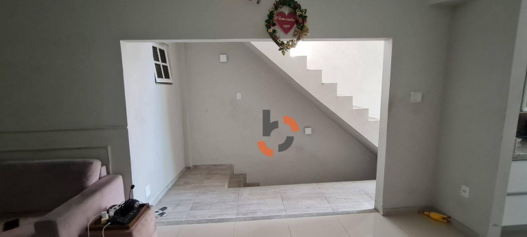 Imagem Casa com 3 Quartos à Venda, 241 m² em Centro - Nilópolis