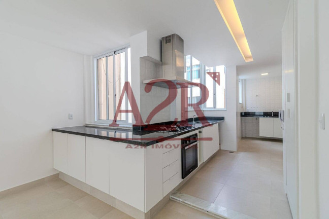 Imagem Apartamento com 3 Quartos à Venda, 135 m² em Copacabana - Rio De Janeiro