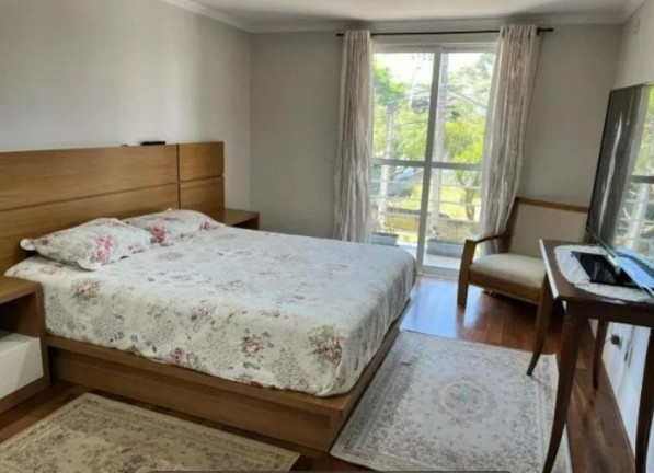 Imagem Casa com 3 Quartos à Venda, 250 m² em São Lourenço - Curitiba Imagem Casa com 3 Quartos à Venda, 250 m² em São Lourenço - Curitiba
