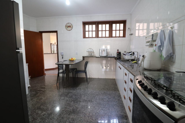 Imagem Sobrado com 3 Quartos à Venda, 255 m² em Cidade Universitária - Campinas