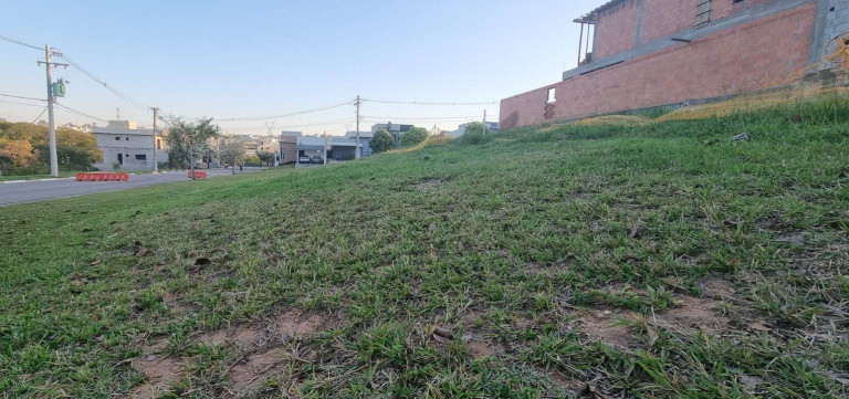 Terreno em Condomínio à Venda, 330 m² em Jacaré - Itupeva