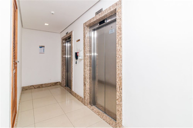 Imagem Imóvel com 3 Quartos à Venda, em Passo Da Areia - Porto Alegre Imagem Imóvel com 3 Quartos à Venda, em Passo Da Areia - Porto Alegre
