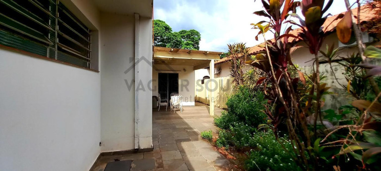 Imagem Casa com 3 Quartos à Venda, 330 m² em Zona 02 - Maringá