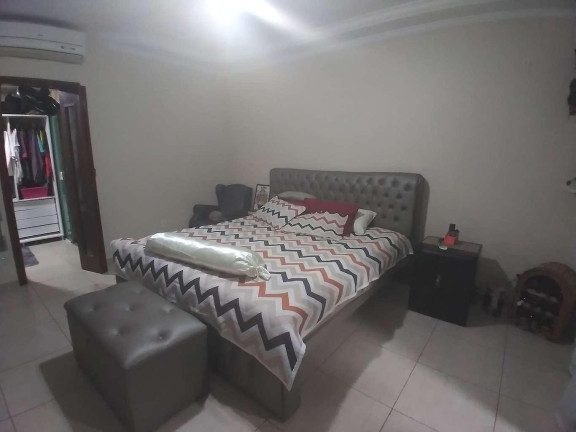 Imagem Casa com 3 Quartos à Venda, 300 m² em Vila Valqueire - Rio De Janeiro