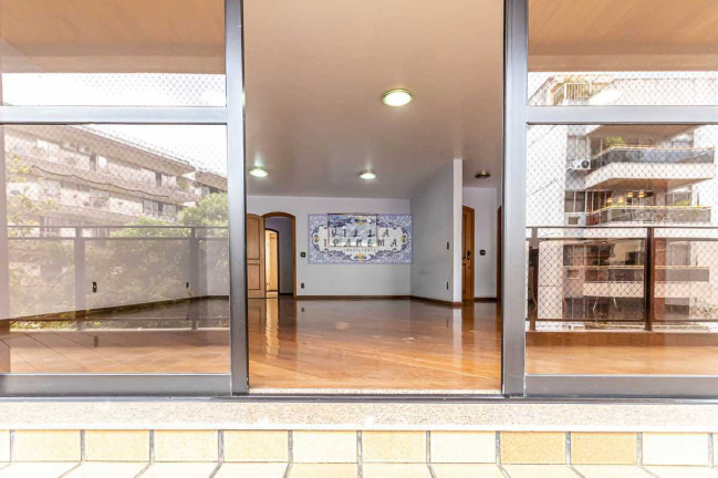 Imagem Apartamento com 4 Quartos à Venda, 220 m² em Tijuca - Rio De Janeiro Imagem Apartamento com 4 Quartos à Venda, 220 m² em Tijuca - Rio De Janeiro