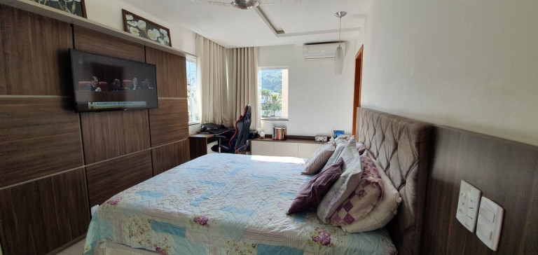 Imagem Casa com 3 Quartos à Venda, 180 m² em Piratininga - Niterói