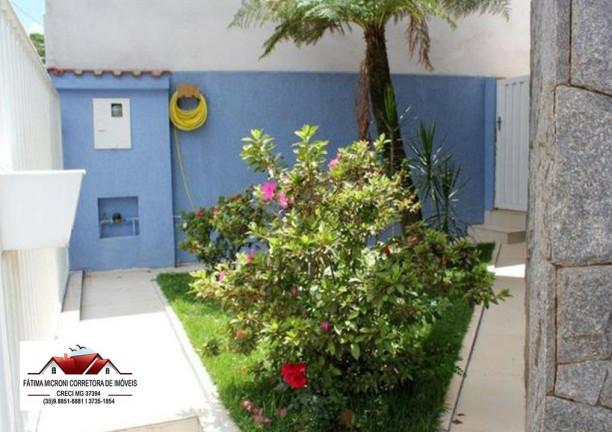 Imagem Casa com 3 Quartos à Venda, 250 m² em Centro - Caldas Imagem Casa com 3 Quartos à Venda, 250 m² em Centro - Caldas