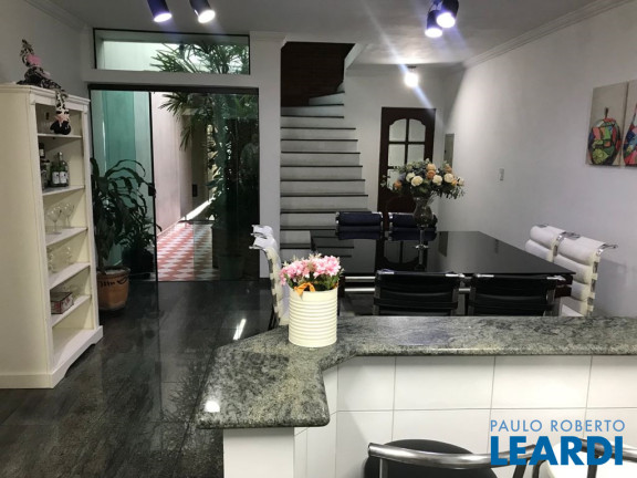 Imagem Sobrado com 3 Quartos à Venda, 242 m² em Santa Maria - Santo André Imagem Sobrado com 3 Quartos à Venda, 242 m² em Santa Maria - Santo André