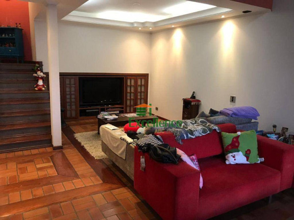 Sobrado com 3 Quartos à Venda, 250 m² em Vila Bastos - Santo André
