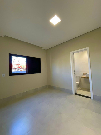 Imagem Casa com 3 Quartos à Venda, 268 m² em Tijucal - Cuiabá