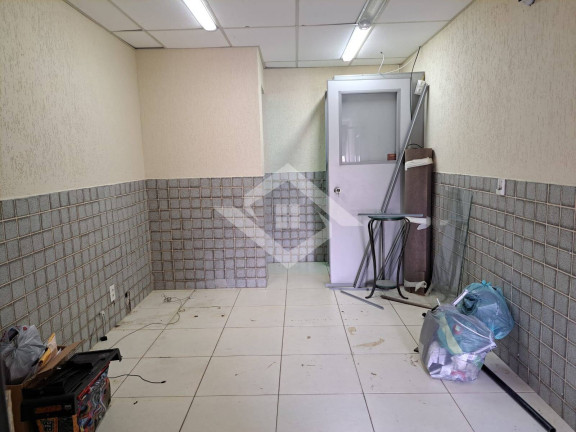 Imagem Galpão para Alugar, 25 m² em Taquara - Rio De Janeiro