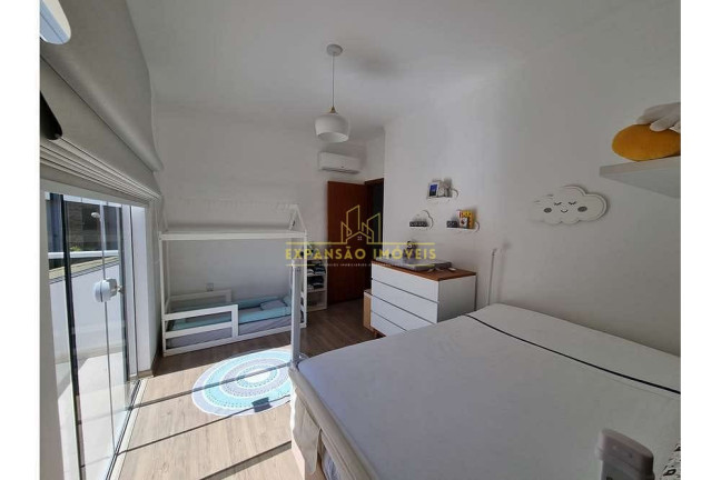 Imagem Casa com 3 Quartos à Venda, 199 m² em São João Do Rio Vermelho - Florianópolis Imagem Casa com 3 Quartos à Venda, 199 m² em São João Do Rio Vermelho - Florianópolis