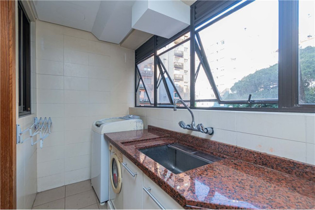 Imagem Imóvel com 2 Quartos à Venda, em Rio Branco - Porto Alegre Imagem Imóvel com 2 Quartos à Venda, em Rio Branco - Porto Alegre