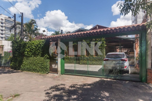 Imagem Casa com 3 Quartos à Venda, 381 m² em Tristeza - Porto Alegre