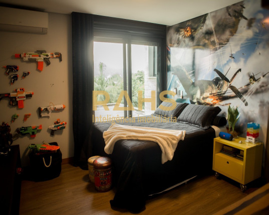 Imagem Casa com 4 Quartos à Venda, 671 m² em América - Joinville Imagem Casa com 4 Quartos à Venda, 671 m² em América - Joinville