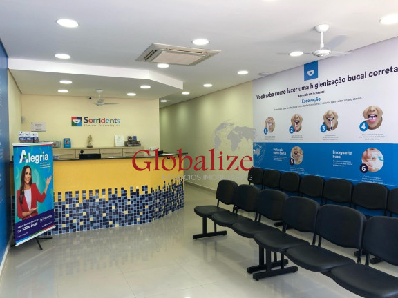 Sala Comercial à Venda, 250 m² em Centro - Santos