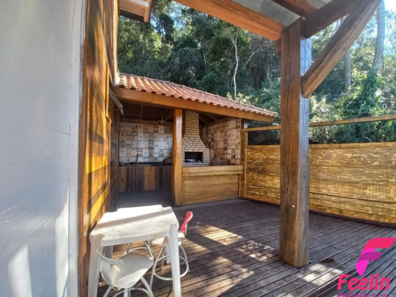 Imagem Casa com 6 Quartos à Venda, 300 m² em Morro Das Pedras - Florianópolis Imagem Casa com 6 Quartos à Venda, 300 m² em Morro Das Pedras - Florianópolis