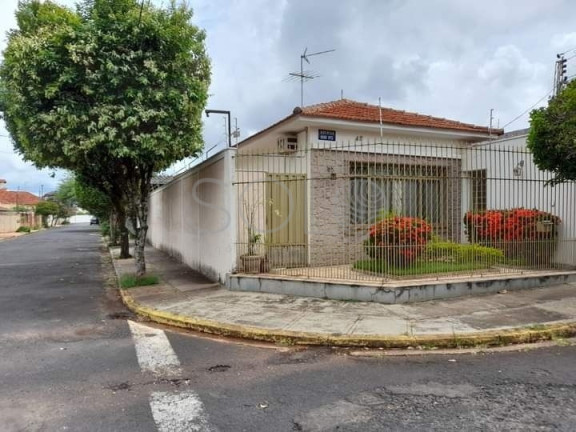 Imagem Casa com 3 Quartos à Venda, 290 m² em Centro - Araraquara Imagem Casa com 3 Quartos à Venda, 290 m² em Centro - Araraquara