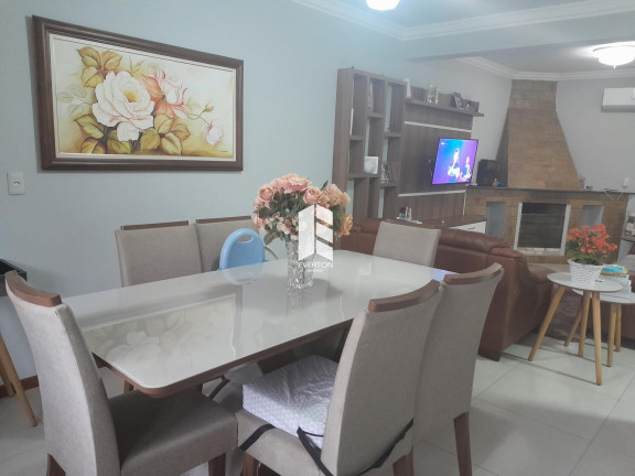Imagem Casa com 3 Quartos à Venda, 220 m² em Juscelino Kubitschek - Santa Maria