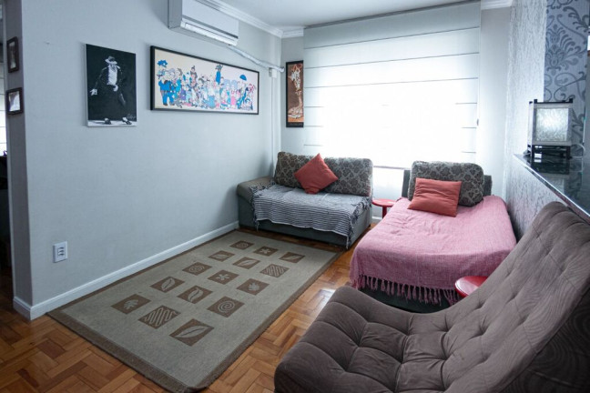 Imagem Apartamento com 2 Quartos à Venda, 59 m² em São Sebastião - Porto Alegre