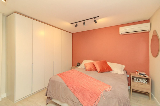 Imagem Imóvel com 2 Quartos à Venda, 120 m² em Cidade Baixa - Porto Alegre Imagem Imóvel com 2 Quartos à Venda, 120 m² em Cidade Baixa - Porto Alegre