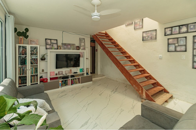 Imagem Casa com 3 Quartos à Venda, 177 m² em Menino Deus - Porto Alegre Imagem Casa com 3 Quartos à Venda, 177 m² em Menino Deus - Porto Alegre