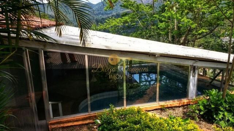 Imagem Apartamento com 20 Quartos à Venda, 4.200 m² em Tijuca - Teresópolis