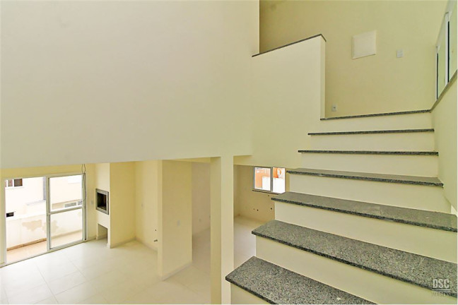 Imagem Casa com 3 Quartos à Venda, em Hípica - Porto Alegre Imagem Casa com 3 Quartos à Venda, em Hípica - Porto Alegre