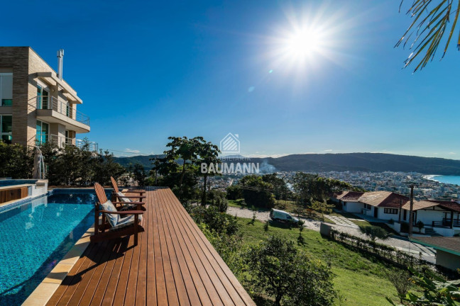 Imagem Casa com 7 Quartos à Venda, 408 m² em Centro - Bombinhas