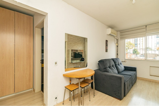 Imagem Apartamento com 1 Quarto à Venda, 42 m² em Santana - Porto Alegre