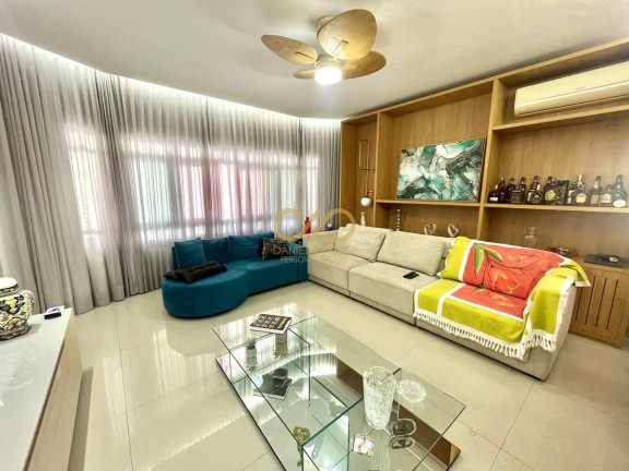 Imagem Casa com 3 Quartos à Venda, 360 m² em Canto Do Forte - Praia Grande Imagem Casa com 3 Quartos à Venda, 360 m² em Canto Do Forte - Praia Grande