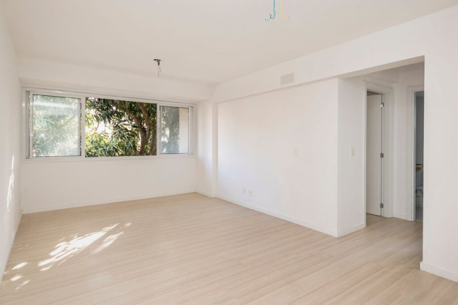 Imagem Imóvel com 2 Quartos à Venda, 80 m² em Passo Da Areia - Porto Alegre Imagem Imóvel com 2 Quartos à Venda, 80 m² em Passo Da Areia - Porto Alegre