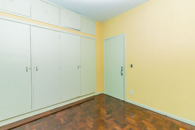 Imagem Imóvel com 4 Quartos à Venda, 148 m² em Centro Histórico - Porto Alegre Imagem Imóvel com 4 Quartos à Venda, 148 m² em Centro Histórico - Porto Alegre