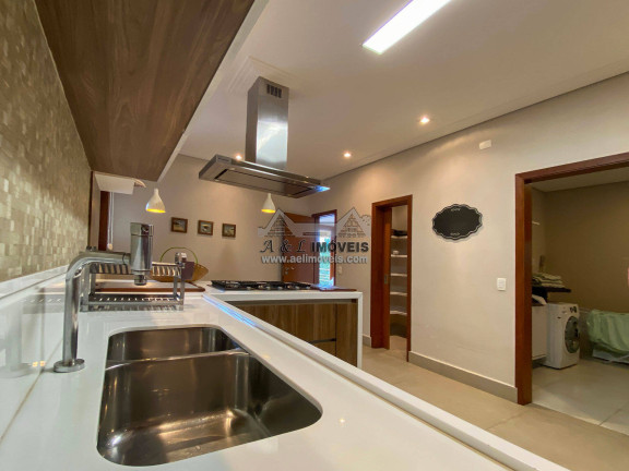 Imagem Casa de Condomínio com 5 Quartos à Venda, 273 m² em Vale Encantado - Campos Do Jordão