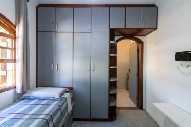Imagem Casa com 3 Quartos à Venda, 331 m² em Vila Galvão - Guarulhos Imagem Casa com 3 Quartos à Venda, 331 m² em Vila Galvão - Guarulhos