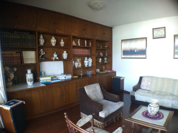 Imagem Casa com 3 Quartos à Venda, 269 m² em Centro - Botucatu