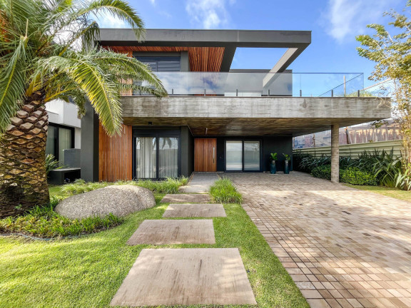 Casa com 5 Quartos à Venda, 475 m² em Centro - Xangri-lá