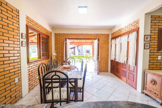 Imagem Casa de Condomínio com 3 Quartos à Venda, 180 m² em Cachoeira Do Bom Jesus - Florianópolis