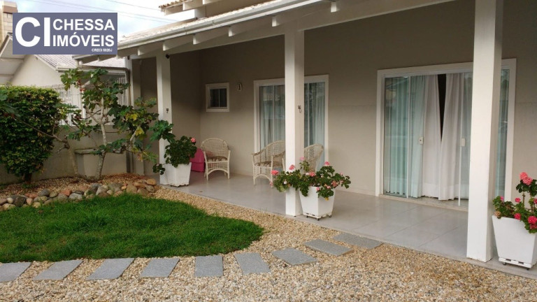 Imagem Sobrado com 3 Quartos à Venda, 300 m² em Fazenda - Itajaí