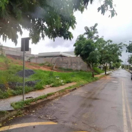 Terreno à Venda, 600 m² em Gran Royalle - Montes Claros