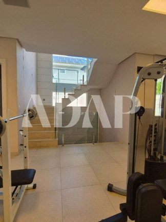 Imagem Casa com 7 Quartos à Venda, 1.378 m² em Barra Da Tijuca - Rio De Janeiro Imagem Casa com 7 Quartos à Venda, 1.378 m² em Barra Da Tijuca - Rio De Janeiro