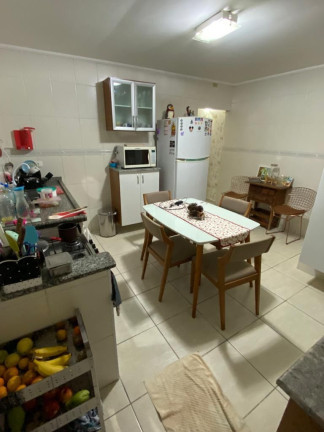 Imagem Casa com 2 Quartos à Venda, 90 m²