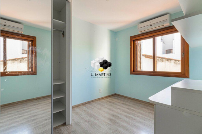 Imagem Casa com 4 Quartos à Venda, 223 m² em Vila Assunção - Porto Alegre