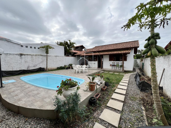 Imagem Casa com 3 Quartos à Venda, 440 m² em São João Do Rio Vermelho - Florianópolis Imagem Casa com 3 Quartos à Venda, 440 m² em São João Do Rio Vermelho - Florianópolis