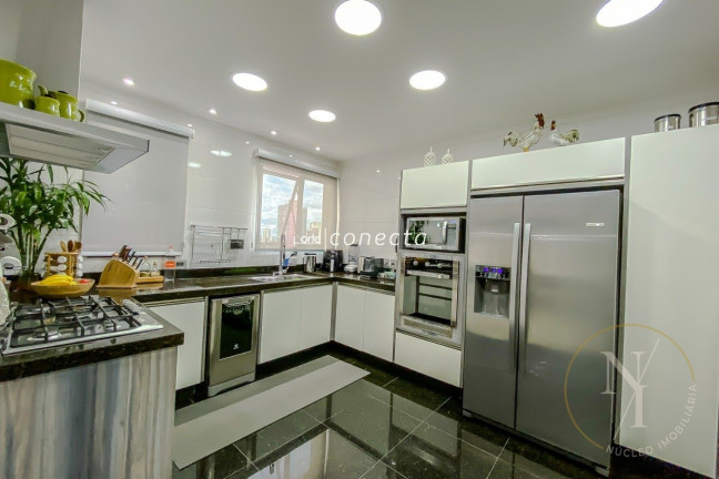 Apartamento com 3 Quartos à Venda, 244 m² em Jardim Analia Franco - São Paulo