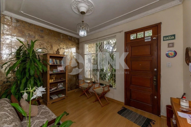Imagem Casa com 3 Quartos à Venda, 300 m² em Petrópolis - Porto Alegre