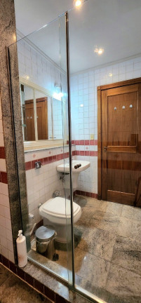 Imagem Imóvel com 3 Quartos à Venda, em Cristal - Porto Alegre Imagem Imóvel com 3 Quartos à Venda, em Cristal - Porto Alegre