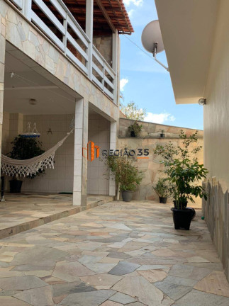 Imagem Casa com 3 Quartos à Venda, 300 m² em Vila Bela - Poços De Caldas