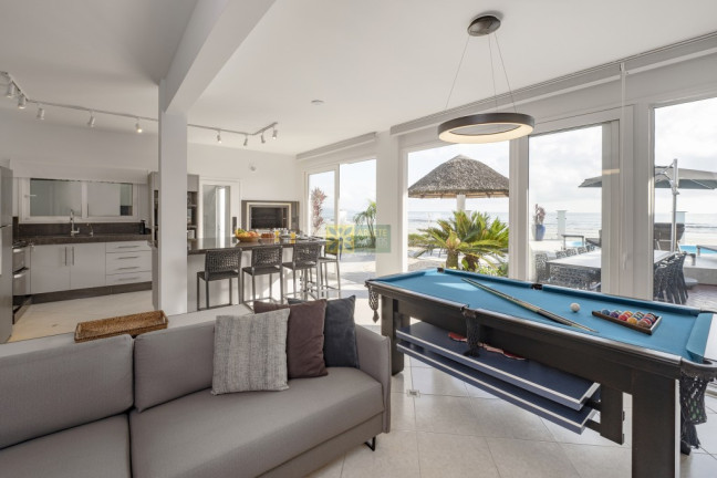 Imagem Casa com 7 Quartos à Venda, 360 m² em Balneário Perequê - Porto Belo Imagem Casa com 7 Quartos à Venda, 360 m² em Balneário Perequê - Porto Belo