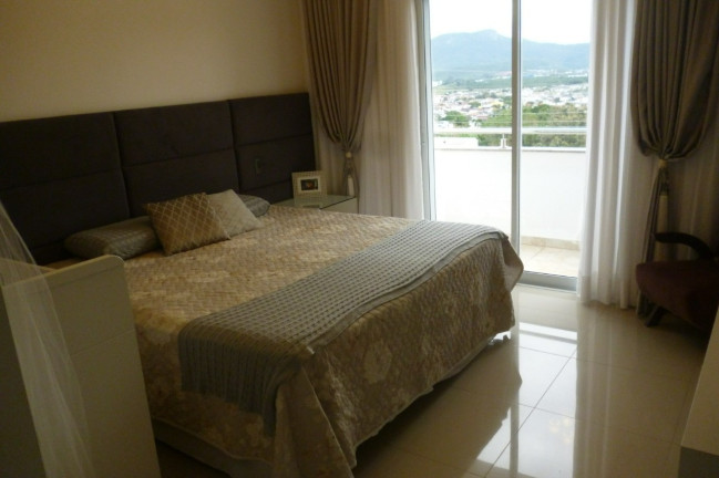 Imagem Casa com 3 Quartos à Venda, 326 m² em Forquilhinhas - São José Imagem Casa com 3 Quartos à Venda, 326 m² em Forquilhinhas - São José